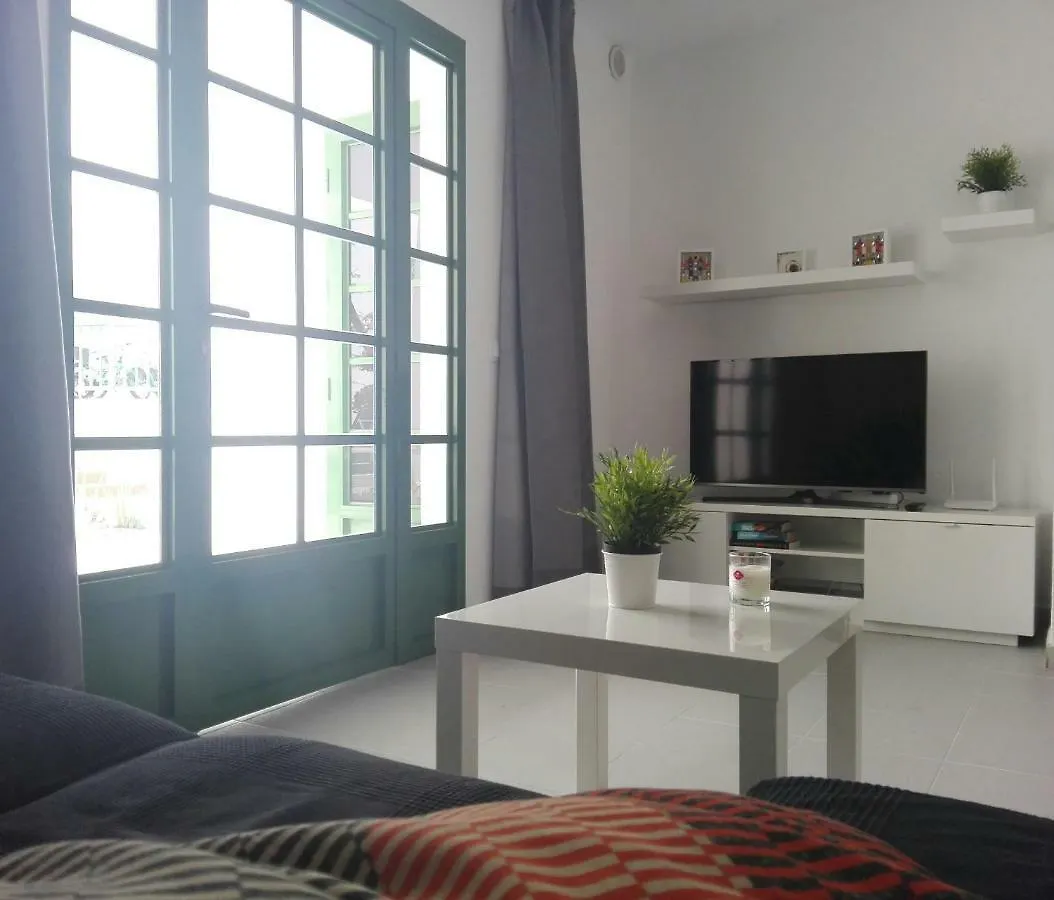 Apartamento Renovado,Vistas Piscina, Aire Acondicionado,Wifi Puerto del Carmen  0*, Puerto del Carmen (Lanzarote) Spain